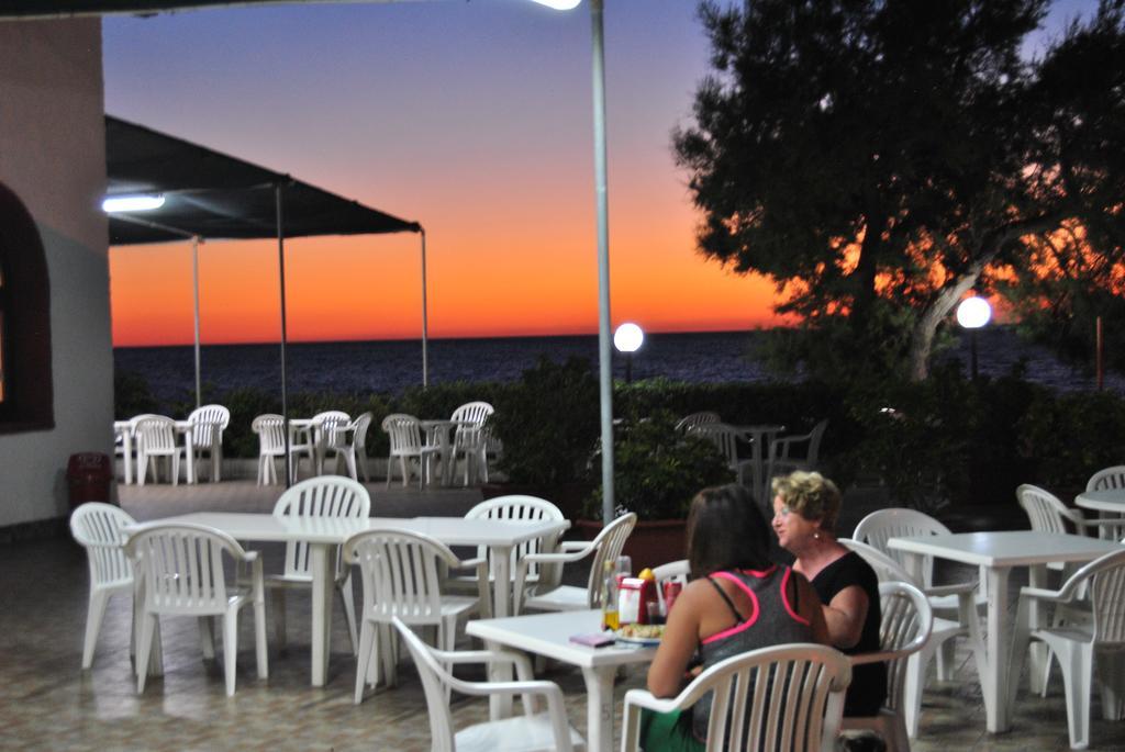 Camping B&B Gioiosa Gioiosa Marea Eksteriør bilde