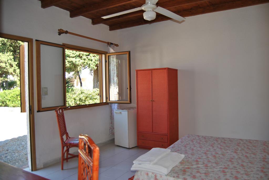 Camping B&B Gioiosa Gioiosa Marea Eksteriør bilde