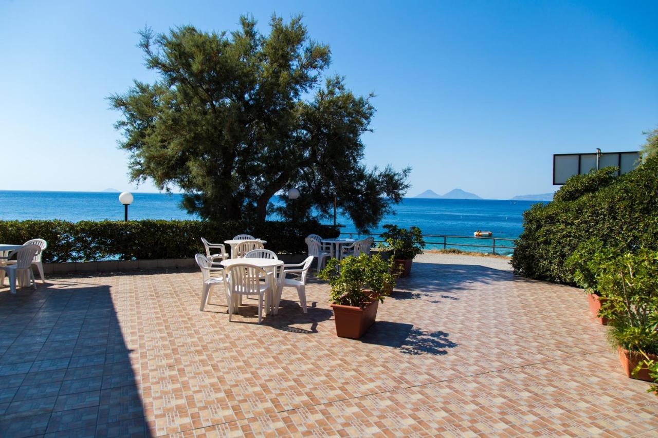 Camping B&B Gioiosa Gioiosa Marea Eksteriør bilde