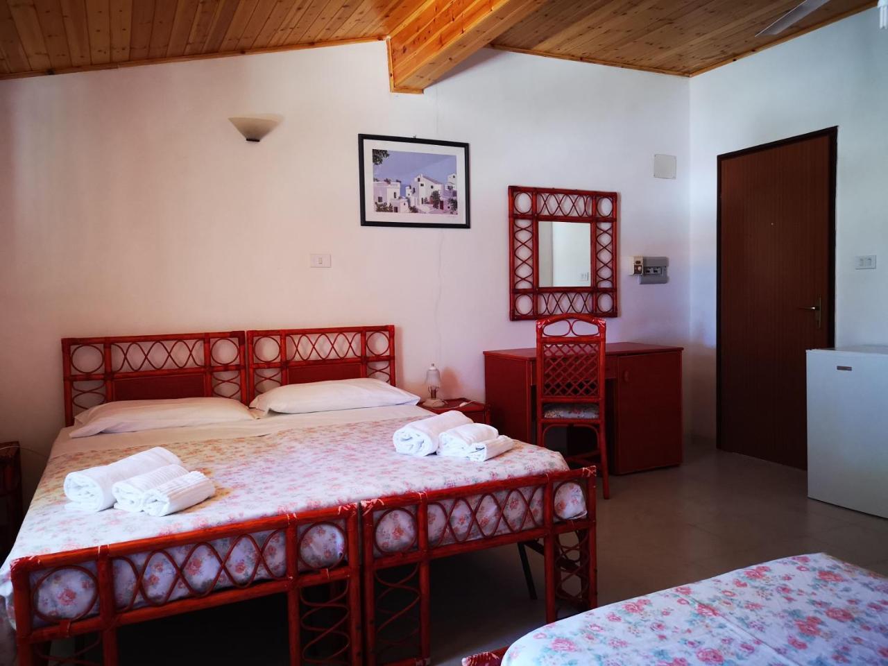 Camping B&B Gioiosa Gioiosa Marea Eksteriør bilde