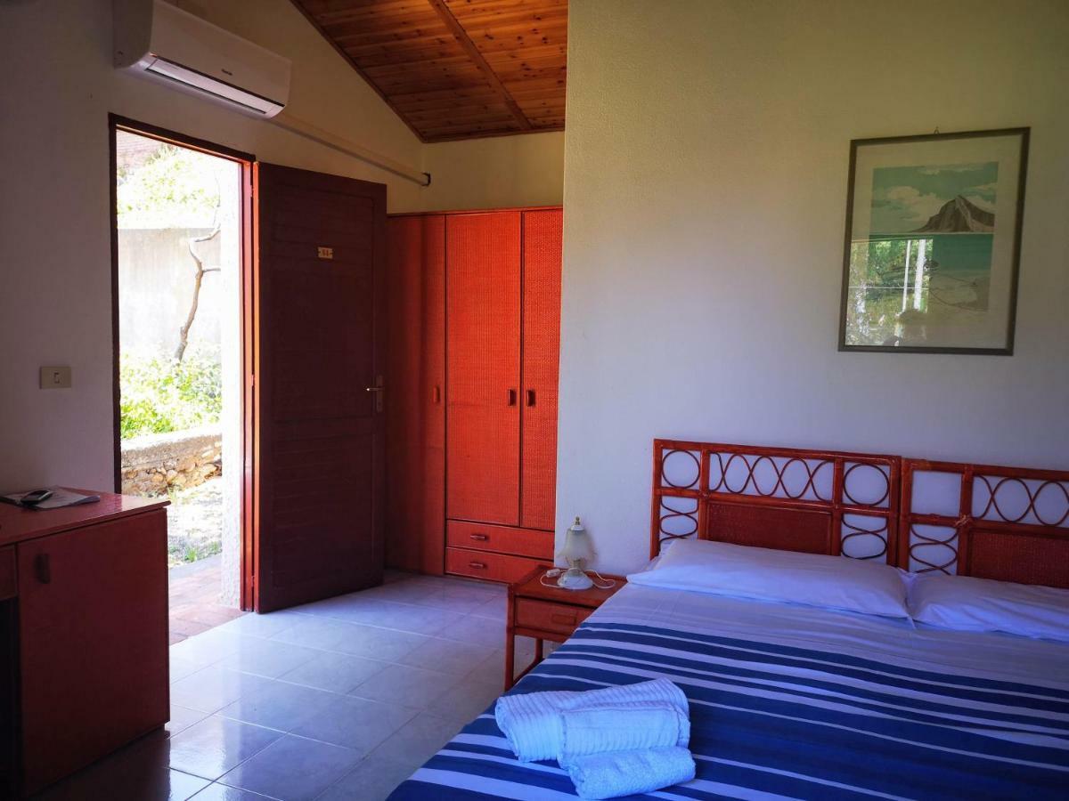 Camping B&B Gioiosa Gioiosa Marea Eksteriør bilde